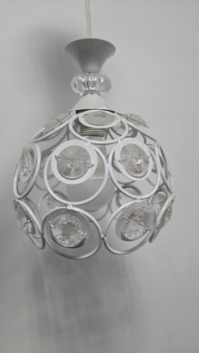 Продам две Люстры