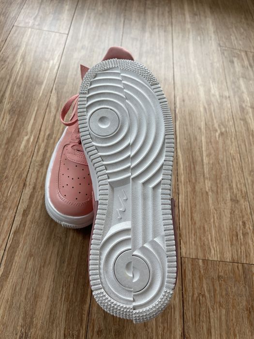 Чисто нови Nike W Air Force 1 Fontanka