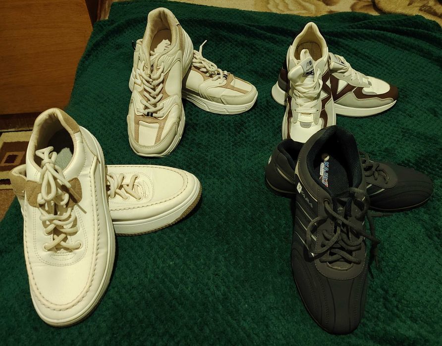 Кроссовки для женщин и мужчин