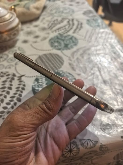 Обменяю Iphone Xs в идеале