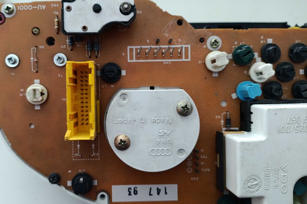 Щиток приборов audi 80