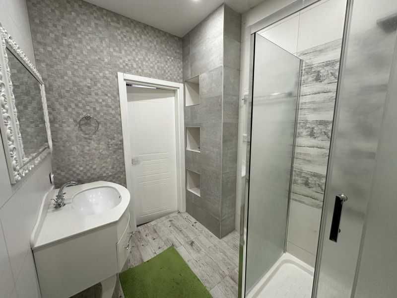 Дава се под наем Тристаен апартамент в София, Витоша - 123 кв.м за 1296.42 € - Снимка #9