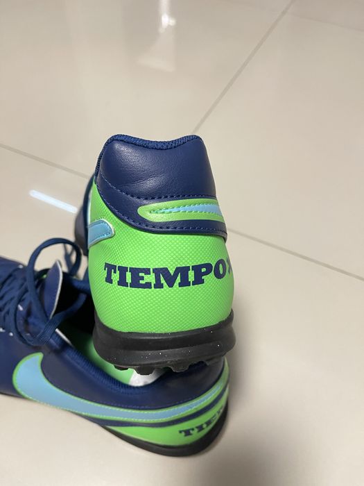 Ghete fotbal sintetic Nike Tiempo