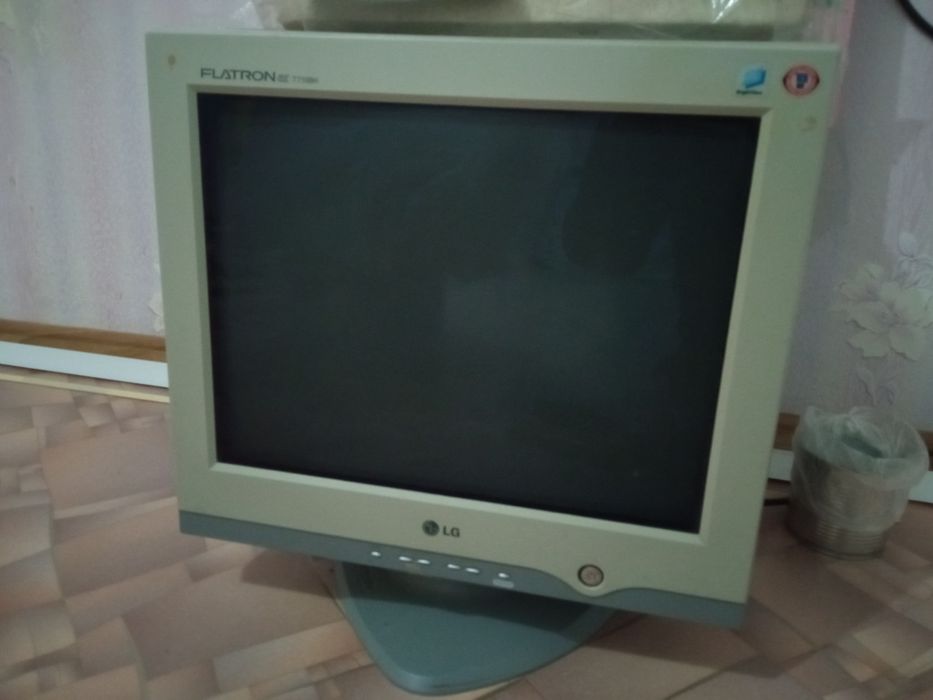 Монитор LG FLATRON 17 "