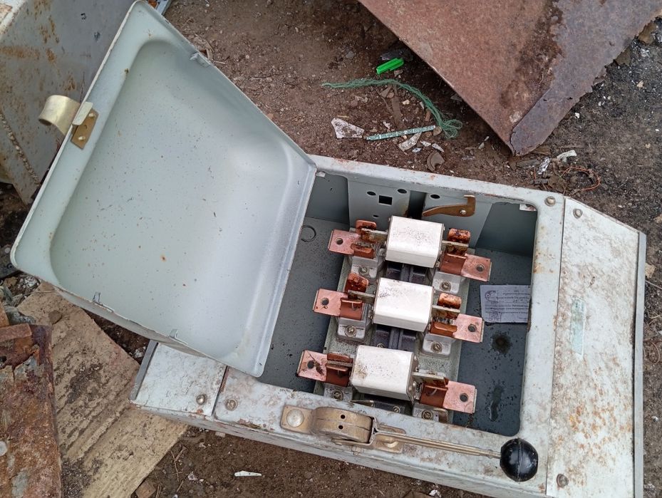 Купить Ящик ЯБПВУ-100А IP54 (с ПН-2) модификация2 цена у ANT-ELECTRIC.RU