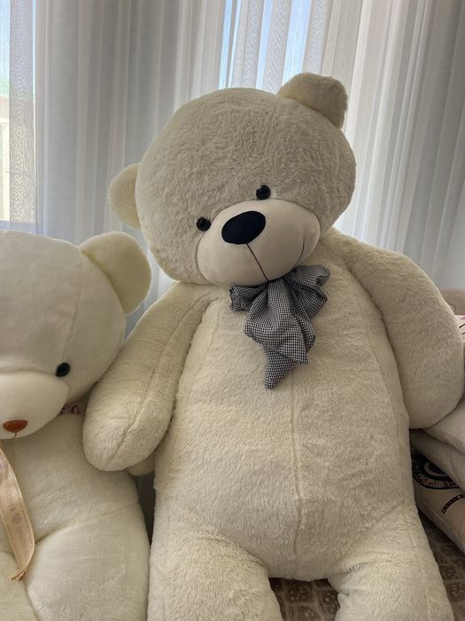 Мишкаа 1 большой 2метр , 1 мишка 1 метр . Продается как новый . мролдж