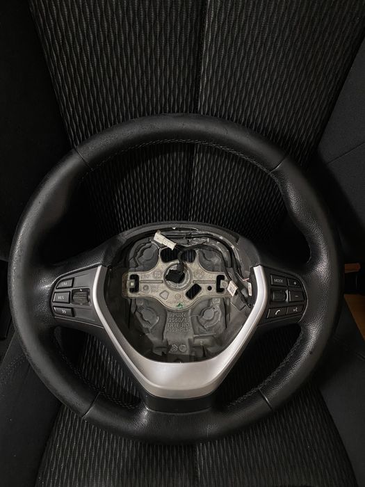 Volan BMW F01 F06 F10 F20 F25 F26 F30 F40 F22 F32 E70 E71 E81 E90 E84