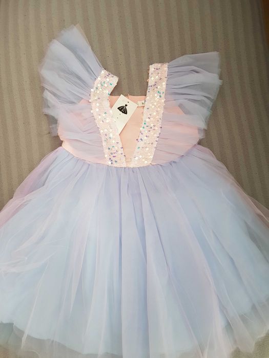 Официална детска рокля 130см.