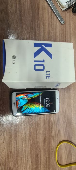 Смартфон LG K 10 белый