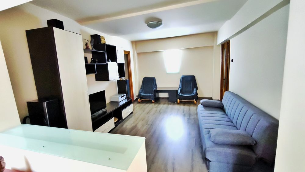 Apartament 3 camere de închiriat în Inel 2
