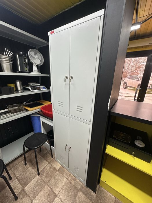 Продам стойку, столы, шкаф, стулья, столик