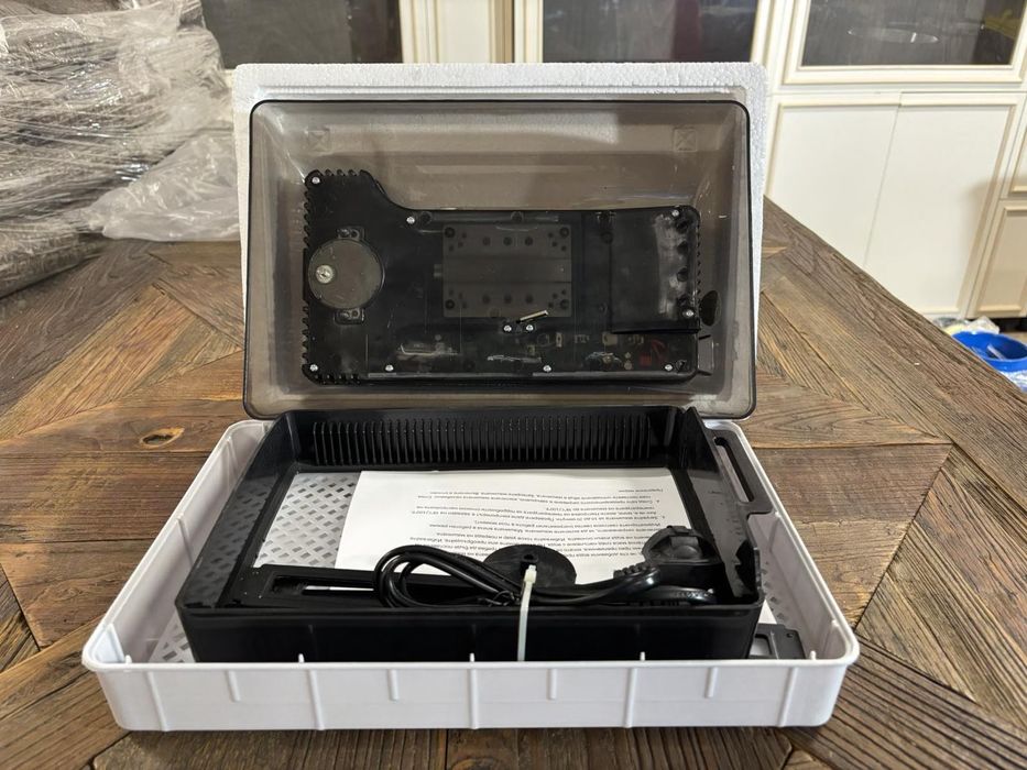 Инкубатор за 15 яйца