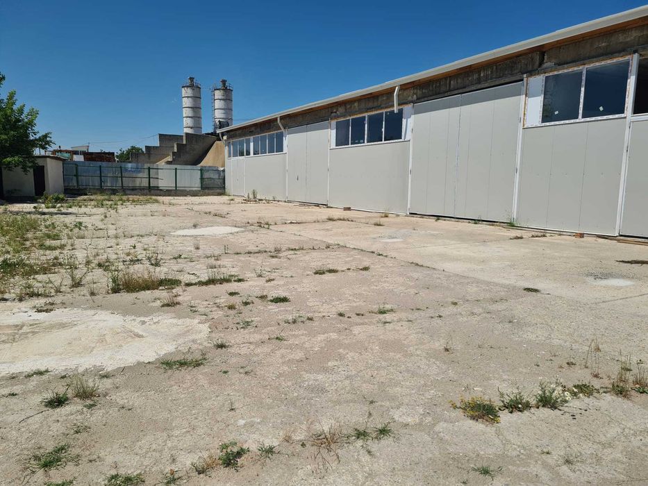 Spatiu Hala/Birouri 1350 mp