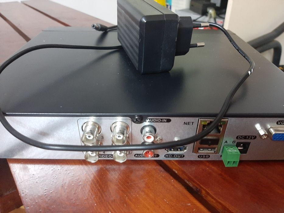 Продам видеорегистратор 4х канальный GVS