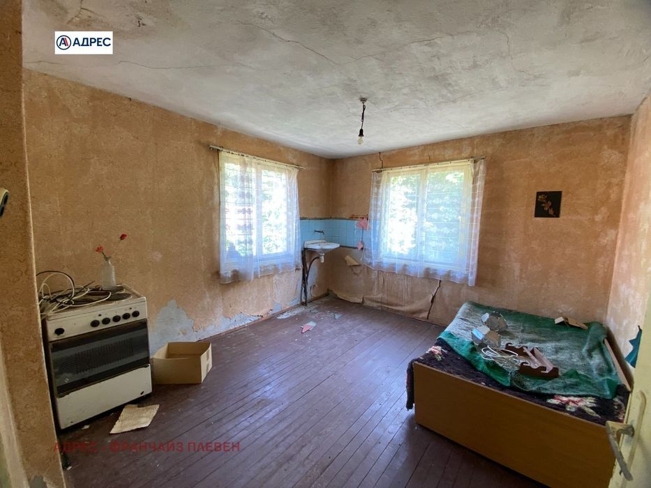 Къща в Враца, област-с.Оселна площ 144 цена 62000