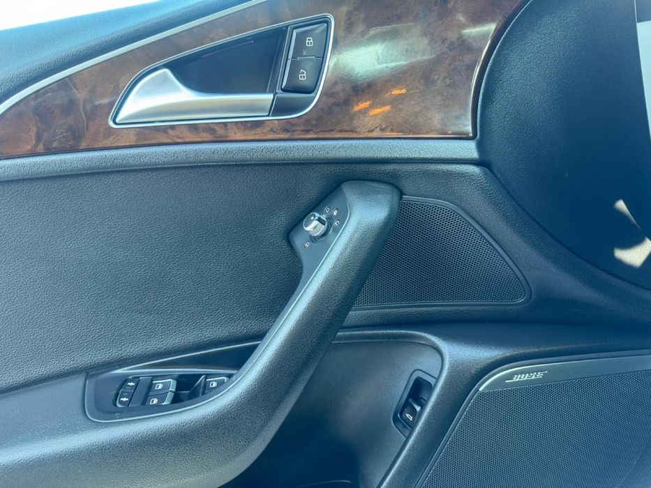 Audi A6  2.0TDI 2012  Bi-xenon/piele