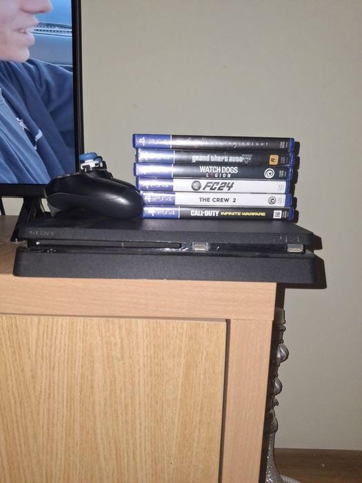 PS4 lime în stare buna