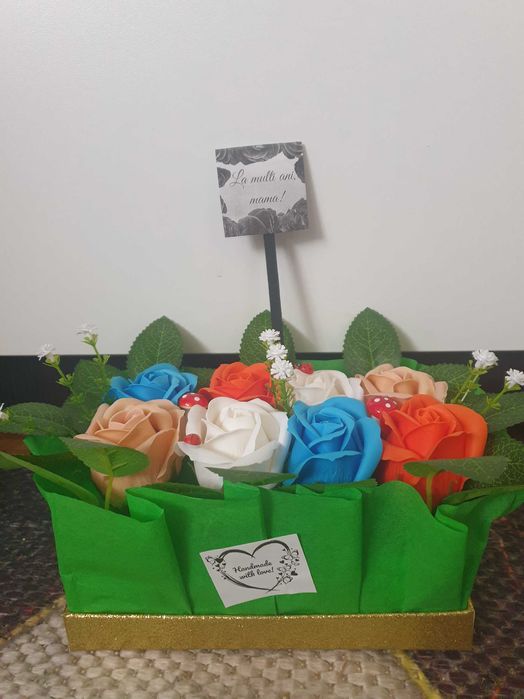 Aranjamente florale/Flori/Cadouri/Cutii cu flori/Iubitori de flori