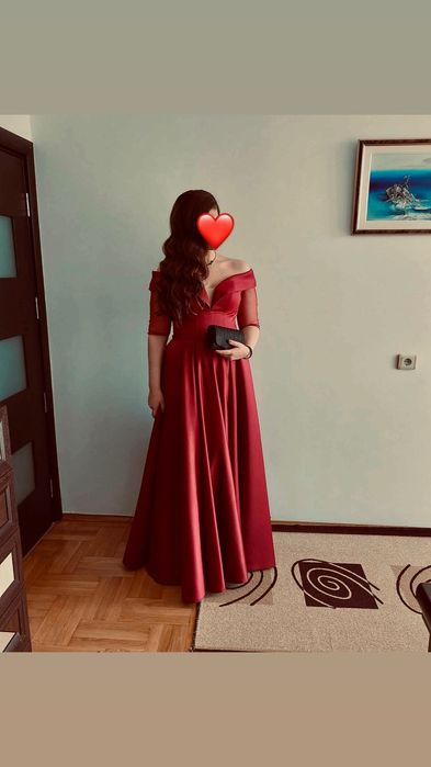 Бална рокля в цвят бордо