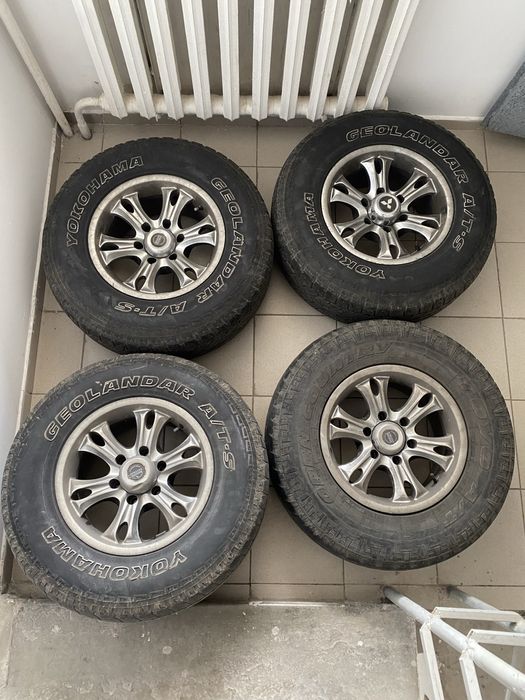 Комплект колес с дисками p265/70 R16. 111S