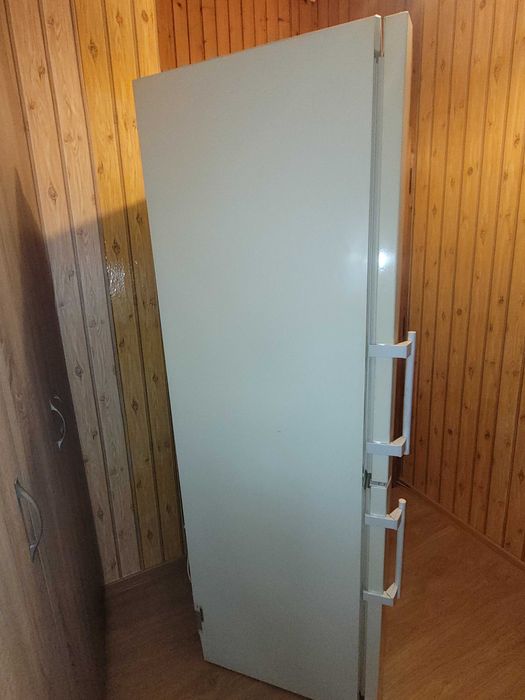 хладилник Liebherr Cup 3221 в добро състояние