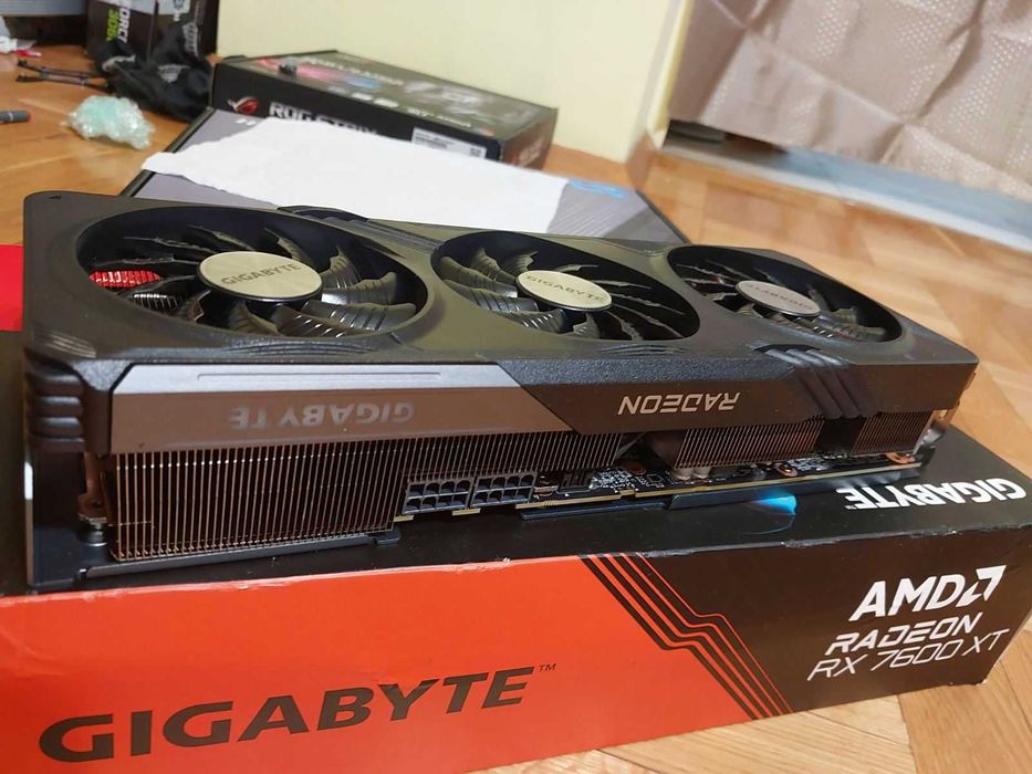 Gigabyte RX 7600 XT 16GB Gaming OC