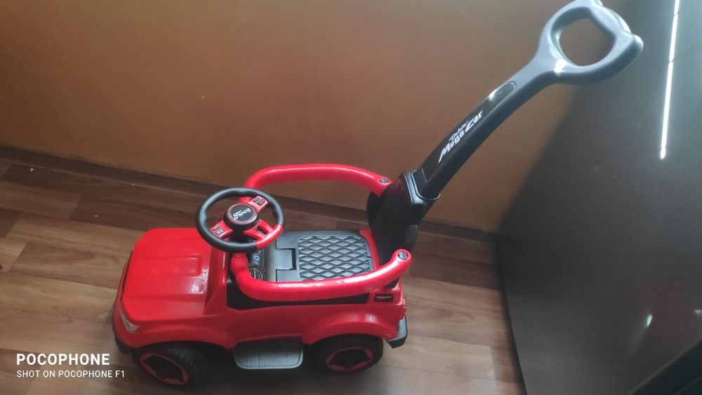 Ride-On кола Fancy Deluxe Mega Car червена