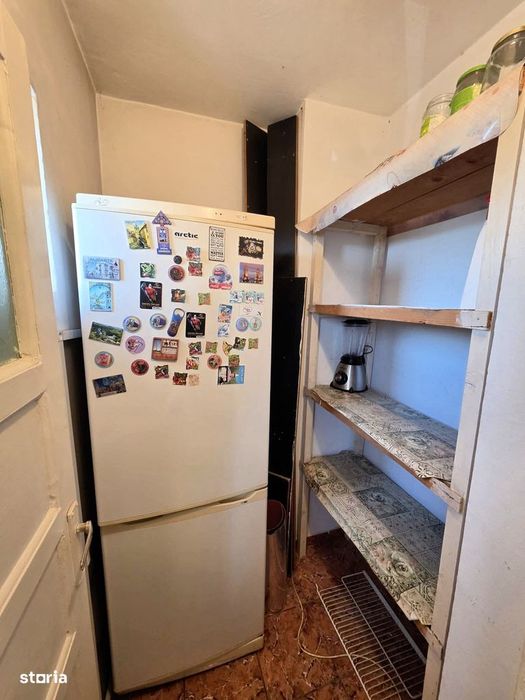 Vand apartament cu o camera cu centrala proprie, 40 mp, bloc 2001