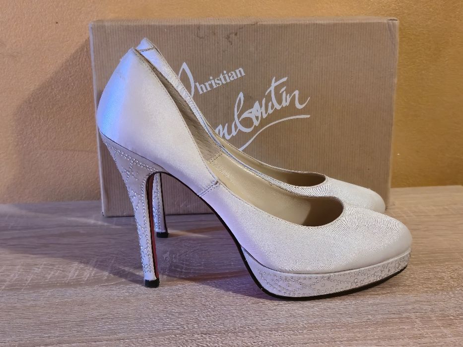Christian Louboutin оригинални дамски обувки