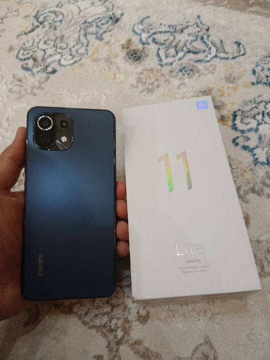 Xiaomi 11 Lite     .Срочно сотлади