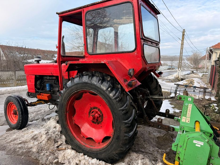 Tractor u650  cu tot cu plug pp4