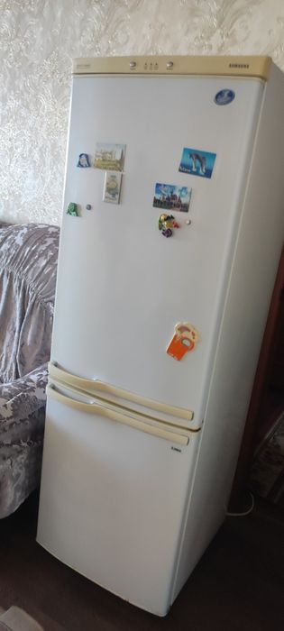 отдам холодильник