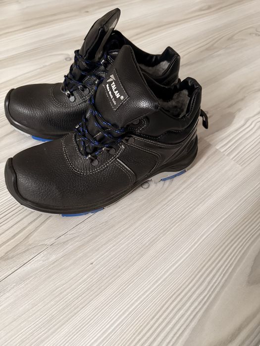 Продам зимний спецобувь