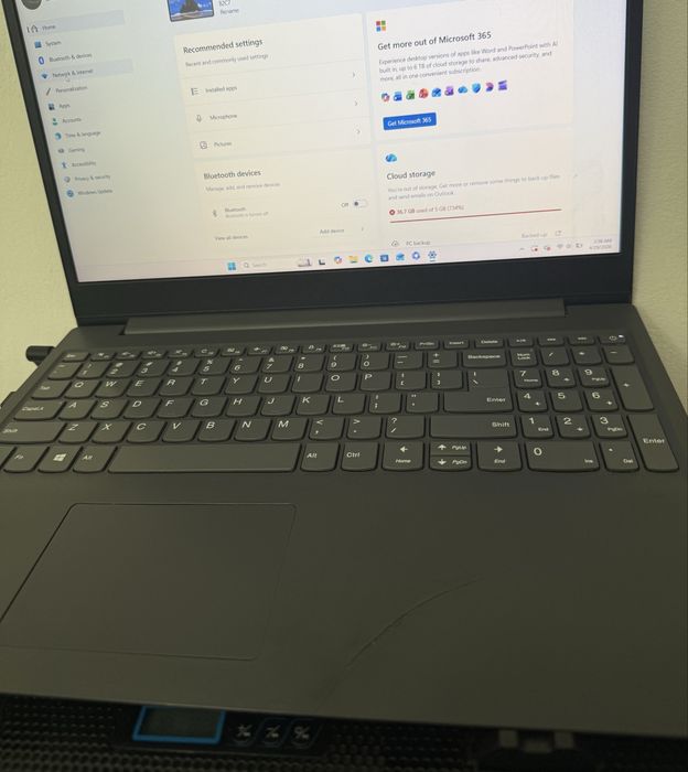 Leptop Lenovo V15-ADA