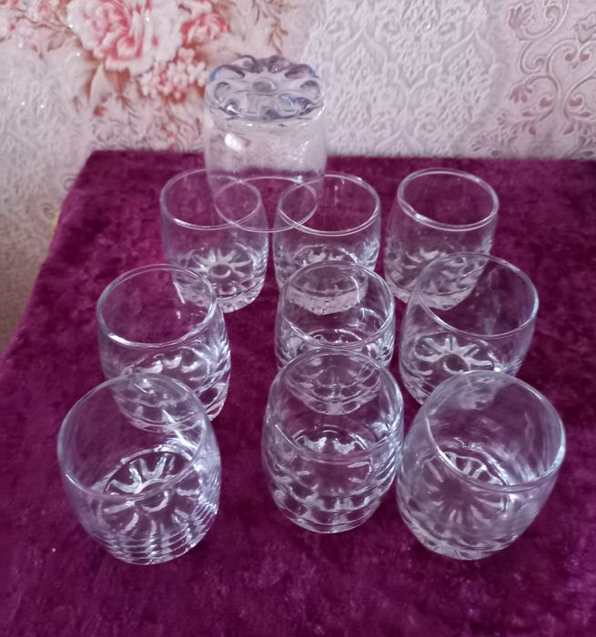 Продаю посуду фарфор стекло