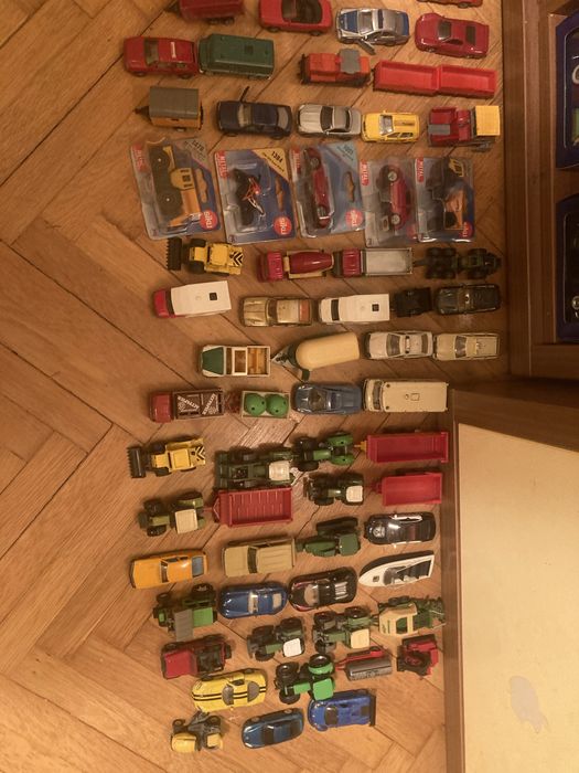 masinute, machete doar Siku