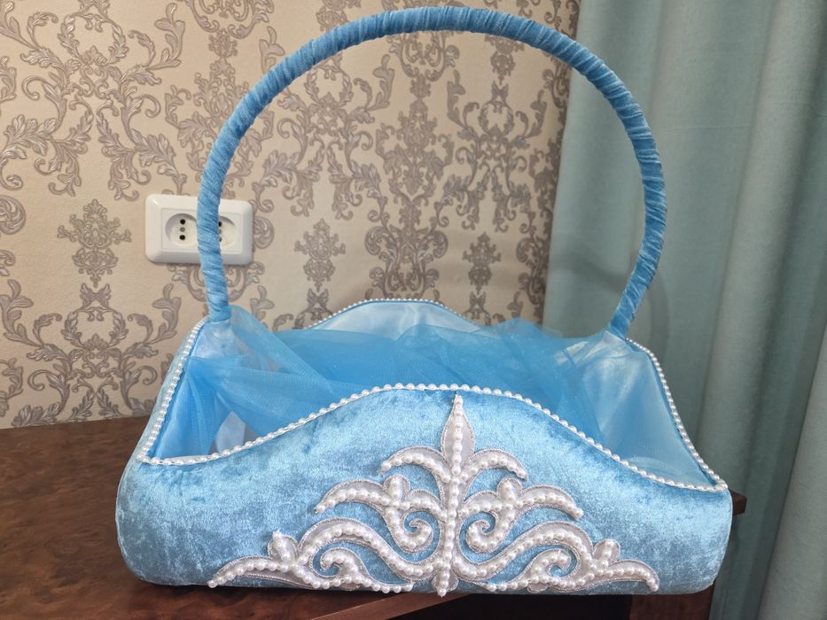 Продам корзины праздничные для тоя