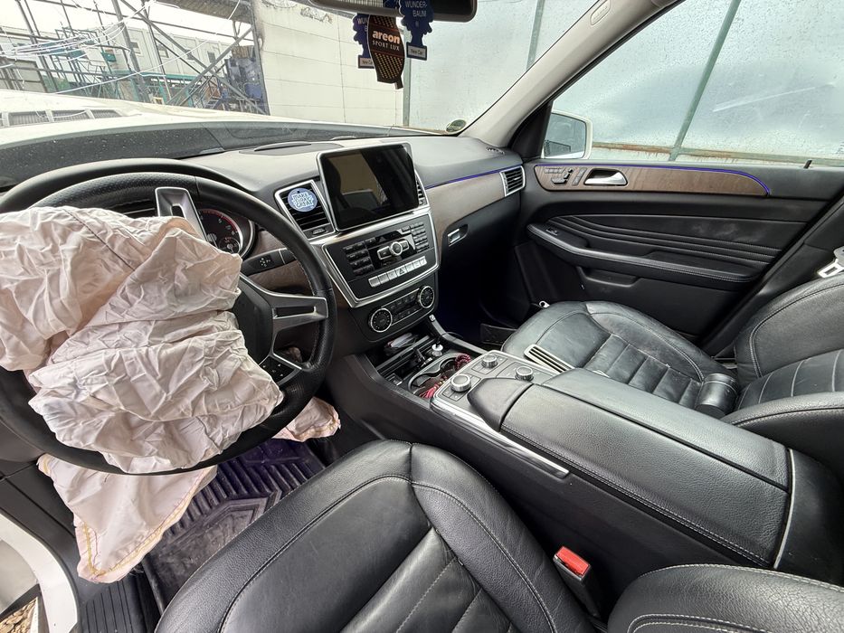 Dezmembrez Mercedes ML W166, an 2012