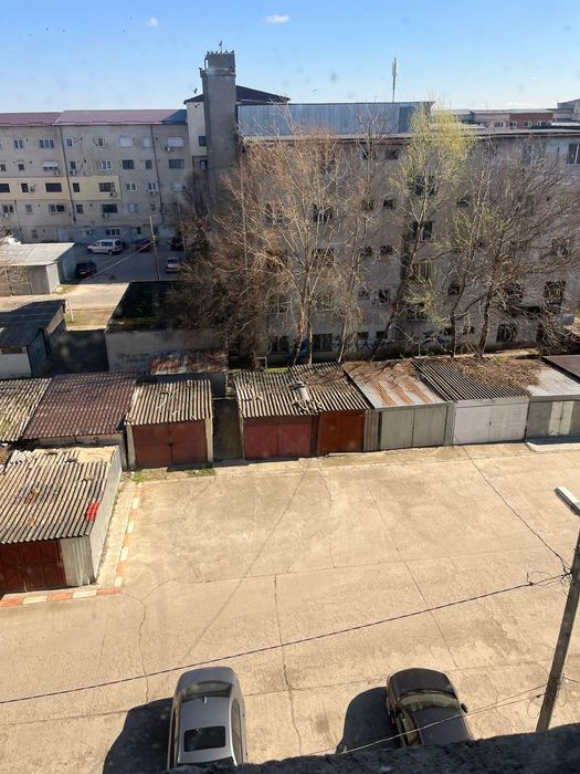Vând apartament la etajul 4 in Zimnicea — fotografia 1