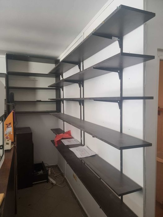 Стелажи за зоомагазин