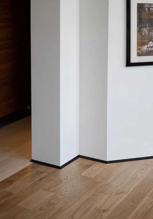 Микроплинтус L - образный черный