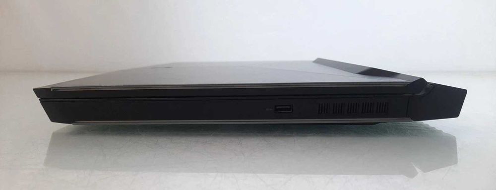 Alienware/Core i7-7820HK/GTX 1080 8GB 200W/16GB RAM/512G SSD/QHD 120hz