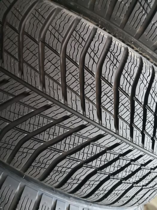 225 45 18 предни и 255 40 18 задни гуми спорт пакет hankook dot 26