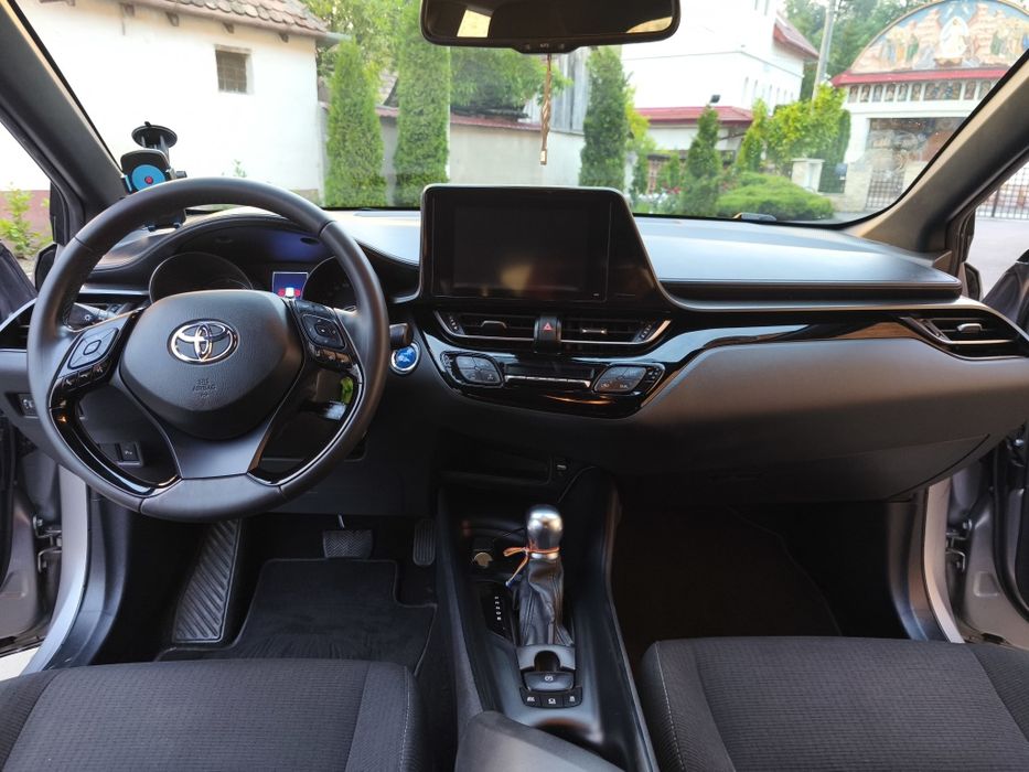 De vânzare Toyota C-HR hibrid 1.8 benzina Cu GARANȚIE pana in 2029 sau inca 111.112 km