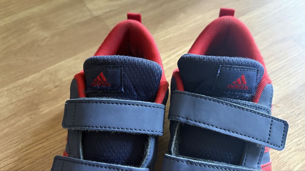 Маратонки Adidas