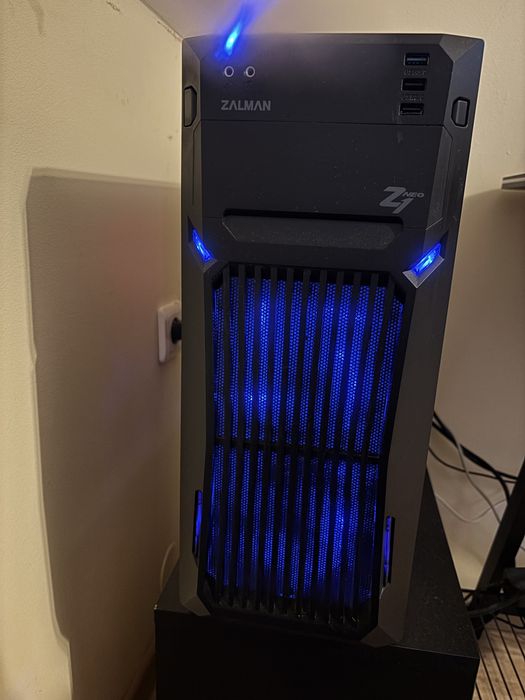 Настолен компютър Ryzen 5 1600 six core + монитор