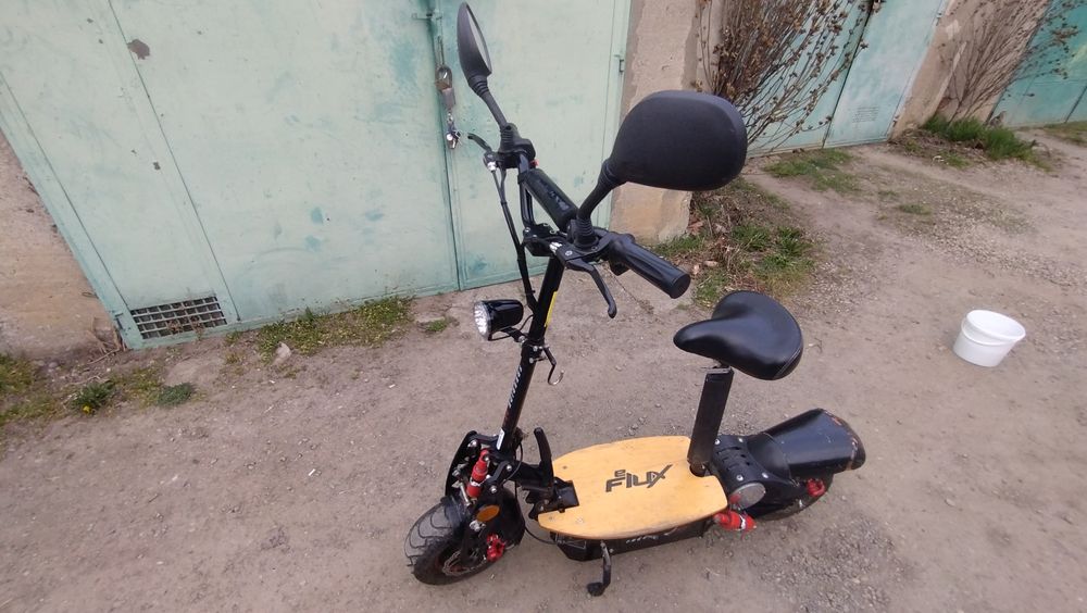 Trotinetă Electrica cu scaun Eflux