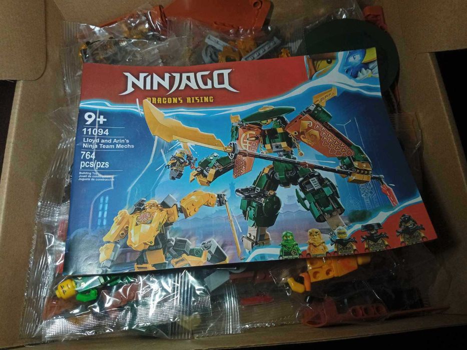 NOU TIP brand L Ninjago Robotii Echipa Lloyd si Arin 71794