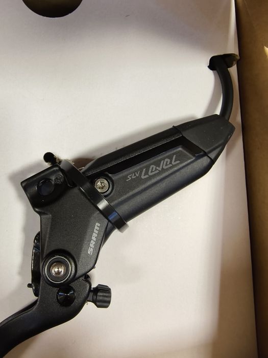 НОВИ в кутии Sram Level Silver Stealth 4-Piston спирачки 2024велосипед