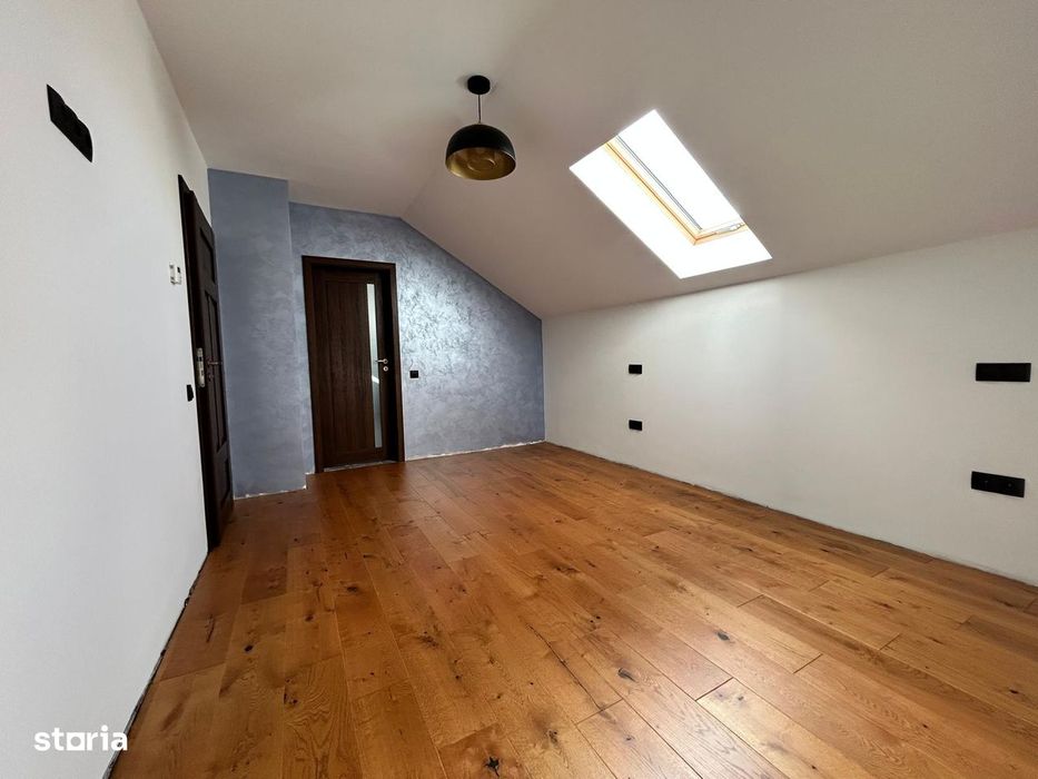 Vand apartament 4 camere + terasa generoasa